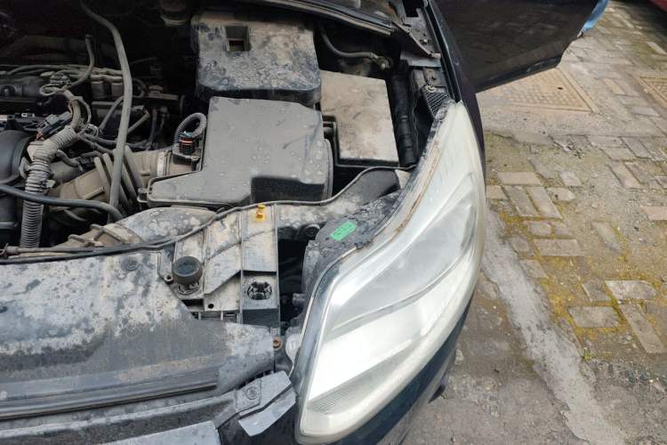 Used Ford Focus 2012 Sedan 1.6L Automatic Comfort Model Engine Bay Left