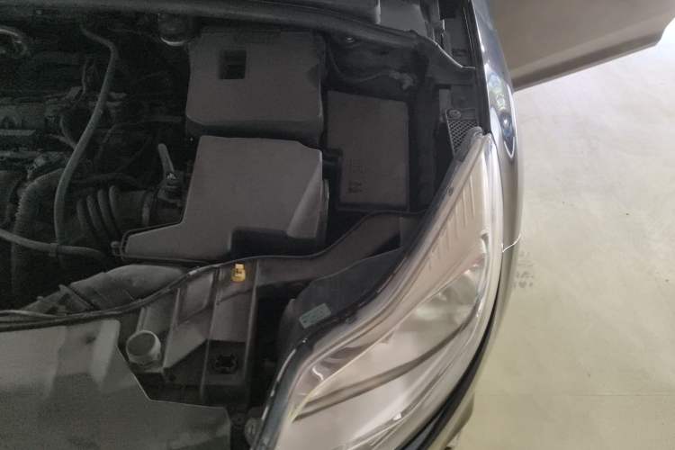 Used Ford Focus 2012 Sedan 1.6L Automatic Fashion Edition Engine Bay Left