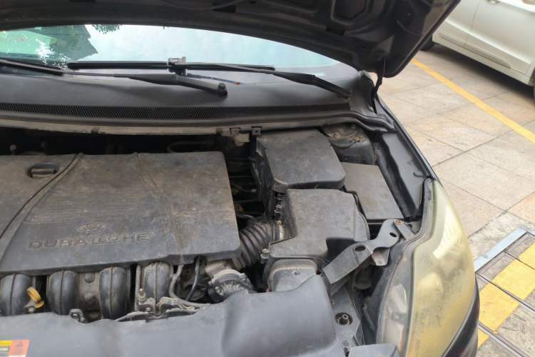 Used Ford Focus 2012 Hatchback Classic 1.8L Manual Base Model Engine Bay Left