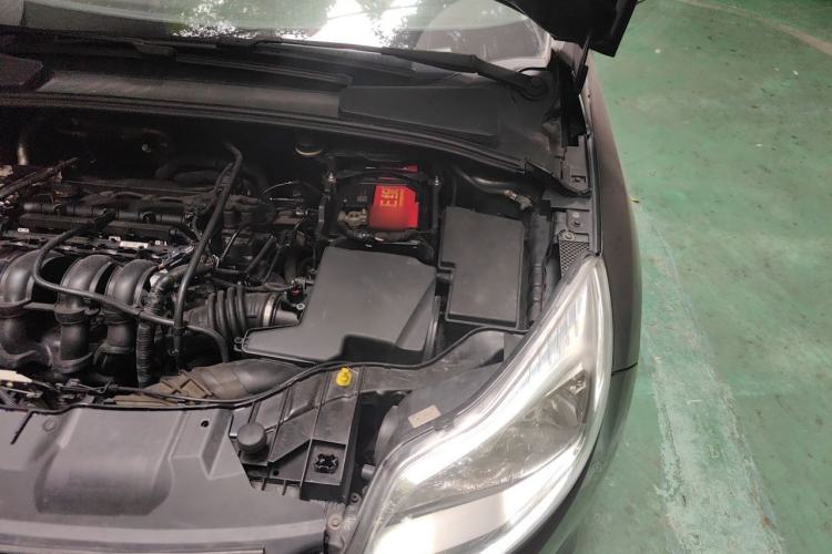 Used Ford Focus 2012 Hatchback 1.6L Automatic Comfort Model Engine Bay Left