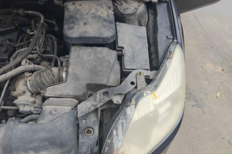 Used Ford Focus 2012 Sedan Classic 1.8L Manual Base Model Engine Bay Left