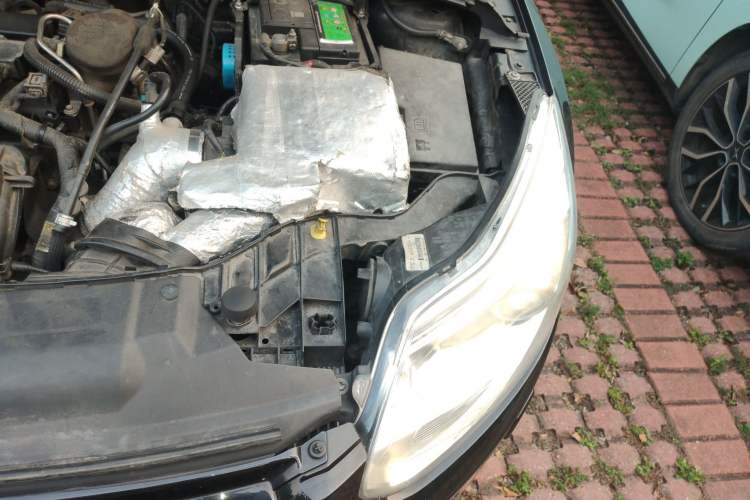 Used Ford Focus 2012 Hatchback 2.0L Manual Luxury Sport Model Engine Bay Left