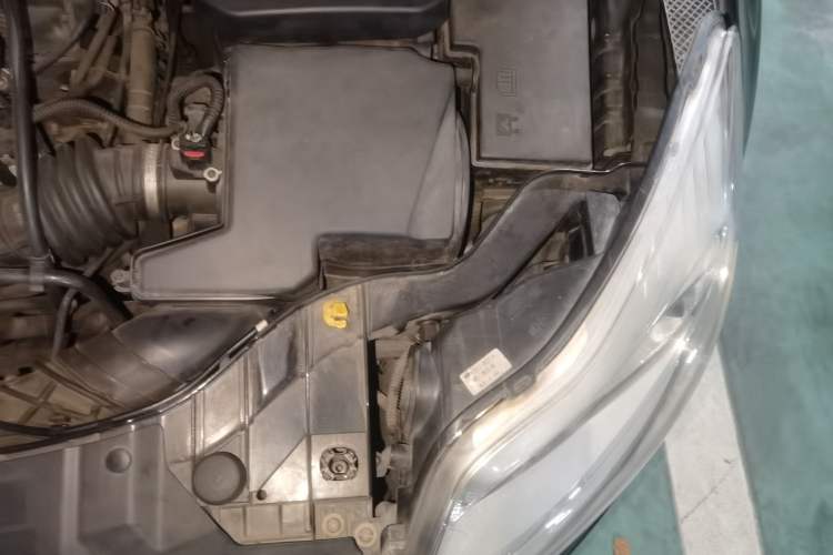 Used Ford Focus 2012 Hatchback 1.6L Automatic Comfort Model Engine Bay Left