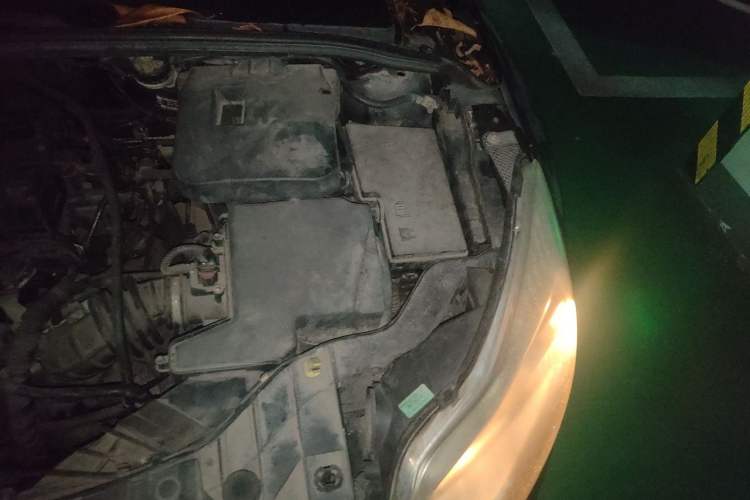 Used Ford Focus 2012 Hatchback 1.6L Automatic Comfort Model Engine Bay Left
