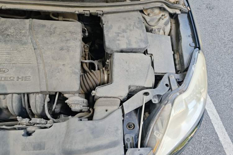 Used Ford Focus 2012 Sedan Classic 1.8L Automatic Base Model Engine Bay Left