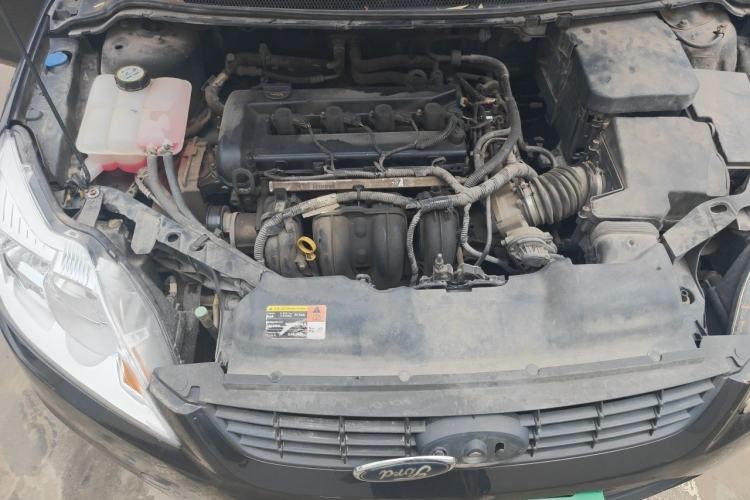 Used Ford Focus 2012 Sedan Classic 1.8L Manual Base Model Engine Bay