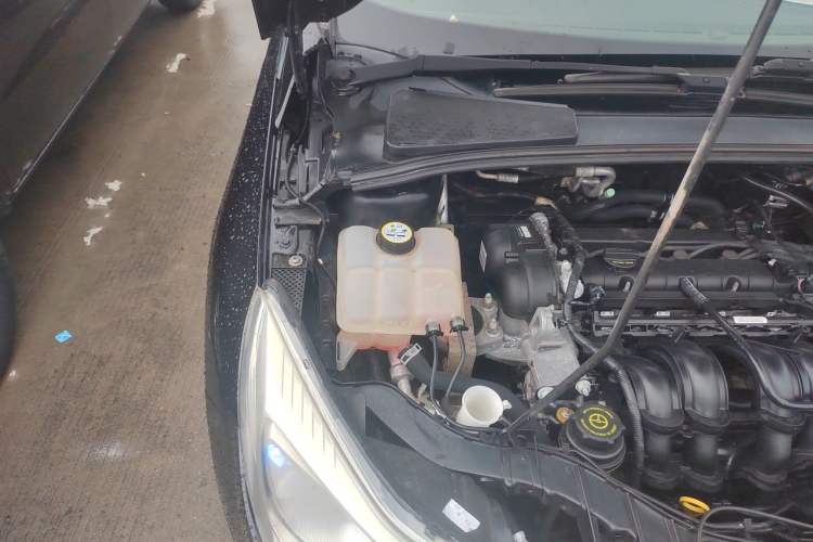 Used Ford Focus 2012 Sedan 1.6L Automatic Fashion Edition Engine Bay Right