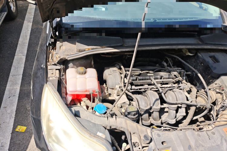 Used Ford Focus 2012 Sedan 1.6L Automatic Comfort Model Engine Bay Right