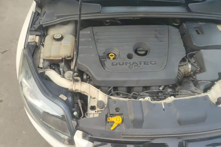 Used Ford Focus 2012 Hatchback 2.0L Automatic Luxury Sport Model Engine Bay Right