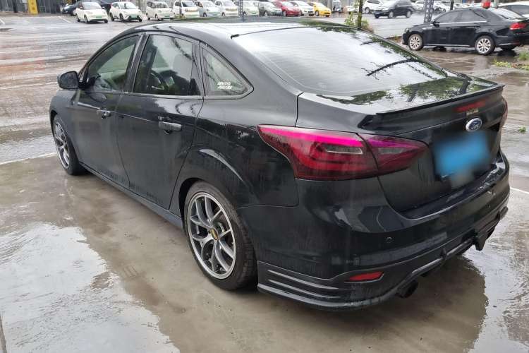 Used Ford Focus 2012 Sedan 1.6L Manual Comfort Model Exterior 5