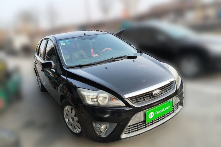 Used Ford Focus 2012 Hatchback Classic 1.8L Automatic Base Model Front Right 45 Deg