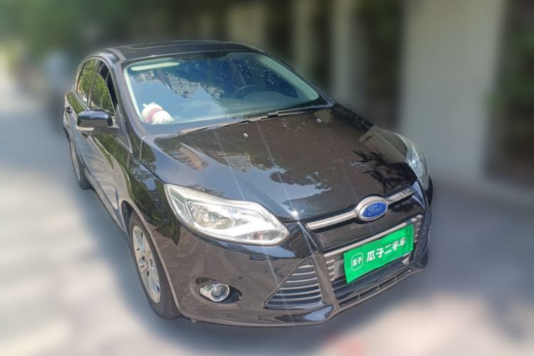 Used Ford Focus 2012 Hatchback 1.6L Manual Fashion Edition Front Right 45 Deg