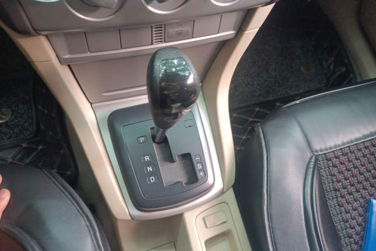 Used Ford Focus 2012 Sedan Classic 1.8L Automatic Base Model Gear Lever