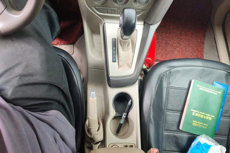 Used Ford Focus 2012 Sedan 1.6L Automatic Comfort Model Gear Lever