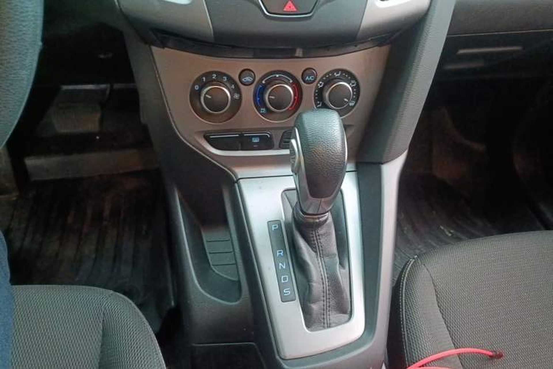 Used Ford Focus 2012 Hatchback 1.6L Automatic Comfort Model Gear Lever