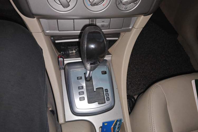 Used Ford Focus 2012 Hatchback Classic 1.8L Automatic Fashion Edition Gear Lever