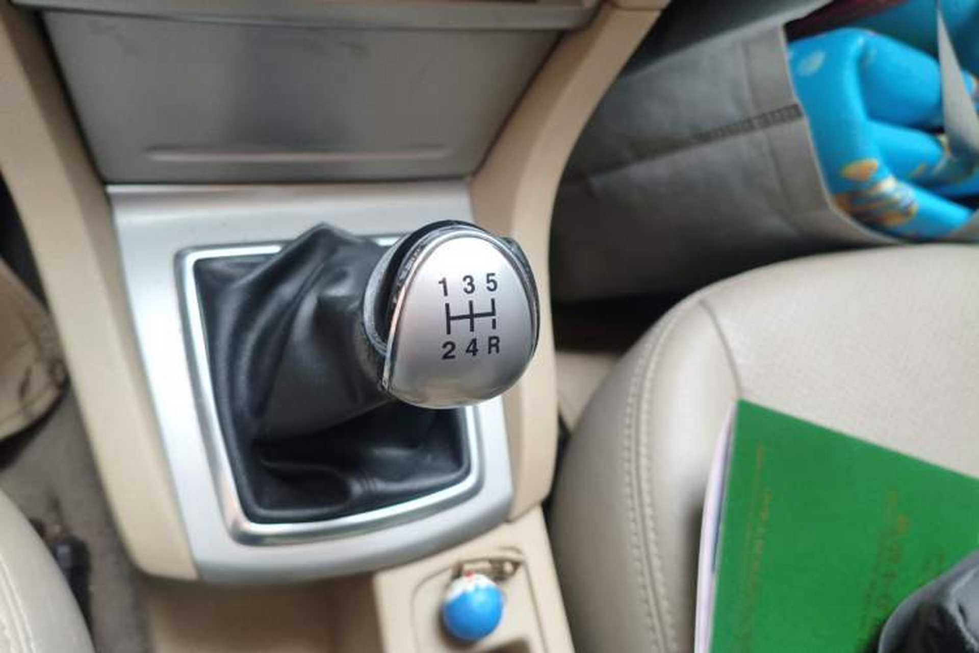 Used Ford Focus 2012 Sedan Classic 1.8L Manual Base Model Gear Lever