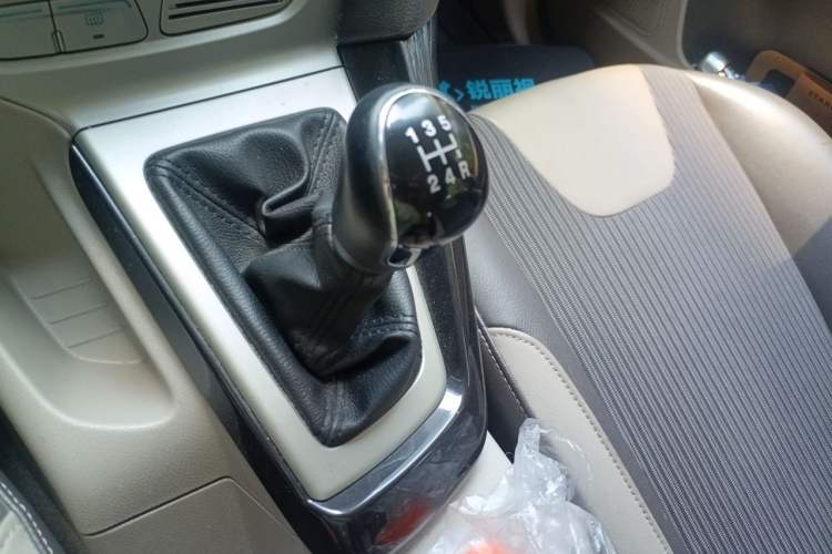 Used Ford Focus 2012 Hatchback 1.6L Manual Fashion Edition Gear Lever