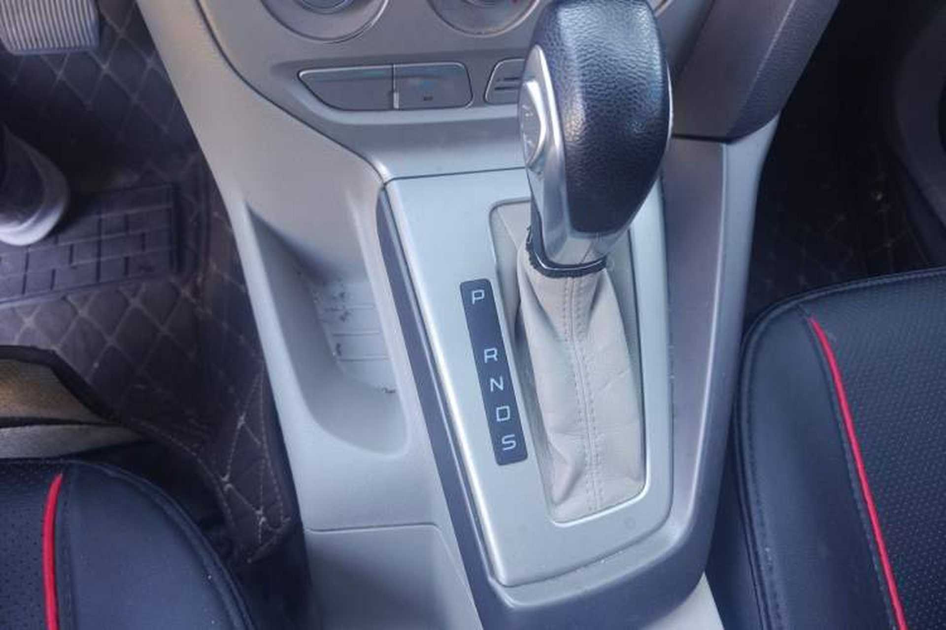 Used Ford Focus 2012 Sedan 1.6L Automatic Comfort Model Gear Lever