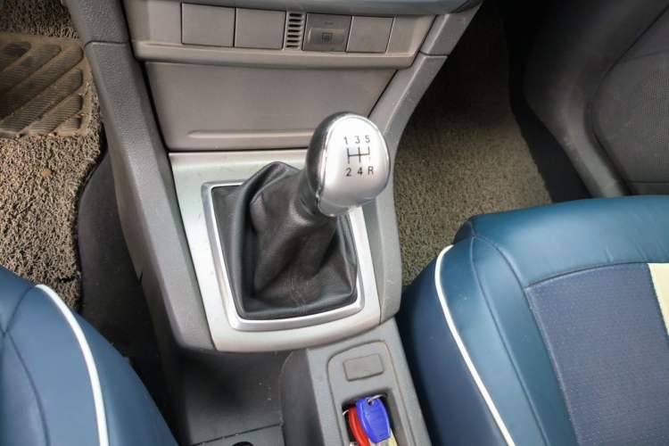 Used Ford Focus 2012 Hatchback Classic 1.8L Manual Base Model Gear Lever