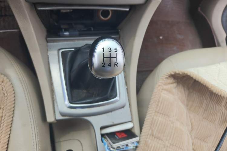 Used Ford Focus 2012 Sedan Classic 1.8L Manual Base Model Gear Lever
