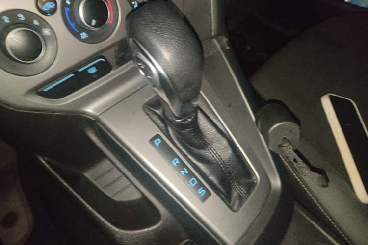 Used Ford Focus 2012 Hatchback 1.6L Automatic Comfort Model Gear Lever