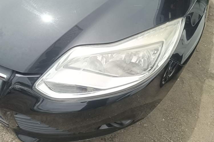 Used Ford Focus 2012 Sedan 1.6L Automatic Comfort Model Left Front Headlight