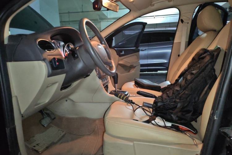 Used Ford Focus 2012 Sedan Classic 1.8L Automatic Base Model Left Front Seat