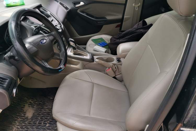 Used Ford Focus 2012 Sedan 1.6L Automatic Comfort Model Left Front Seat