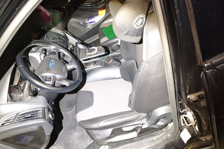 Used Ford Focus 2012 Sedan 1.6L Automatic Fashion Edition Left Front Seat