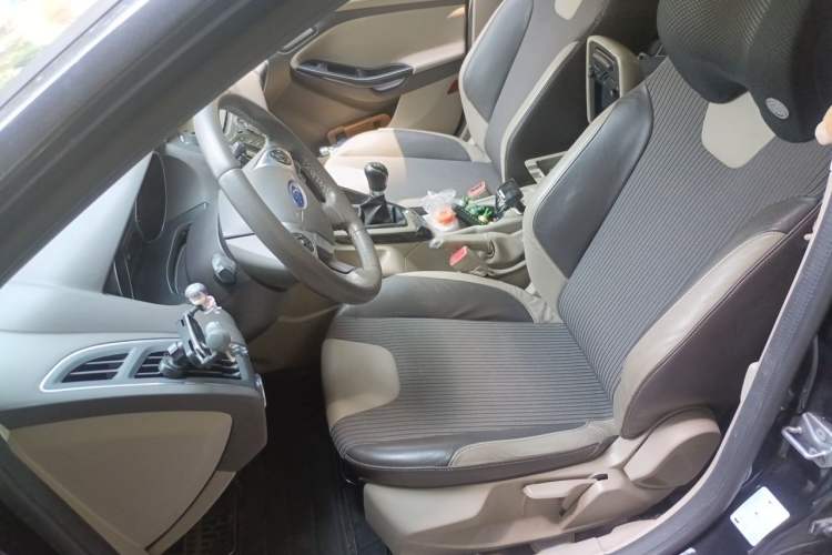Used Ford Focus 2012 Hatchback 1.6L Manual Fashion Edition Left Front Seat