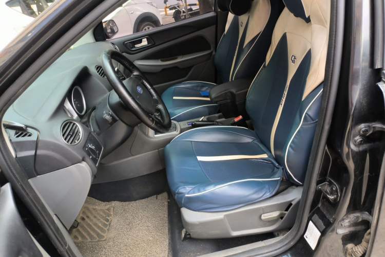 Used Ford Focus 2012 Hatchback Classic 1.8L Manual Base Model Left Front Seat