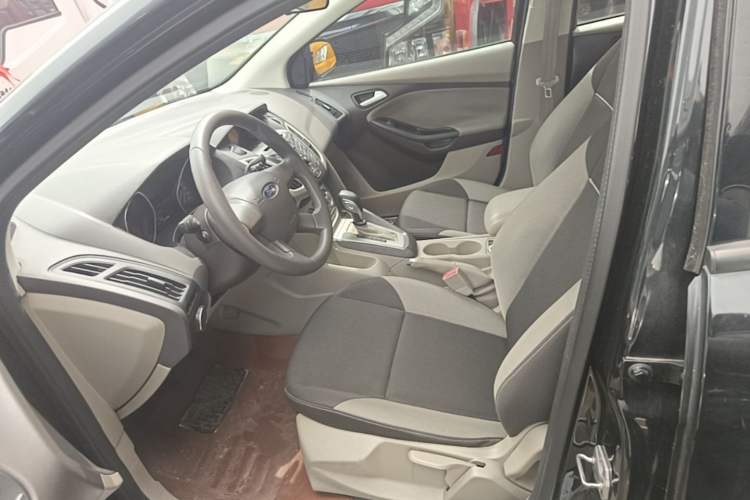 Used Ford Focus 2012 Sedan 1.6L Automatic Comfort Model Left Front Seat