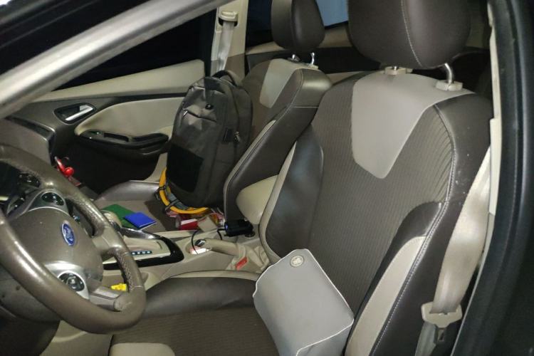Used Ford Focus 2012 Sedan 1.6L Automatic Fashion Edition Left Front Seat