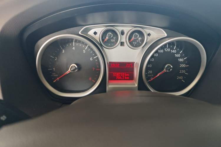 Used Ford Focus 2012 Sedan Classic 1.8L Automatic Fashion Edition Odometer Close Up