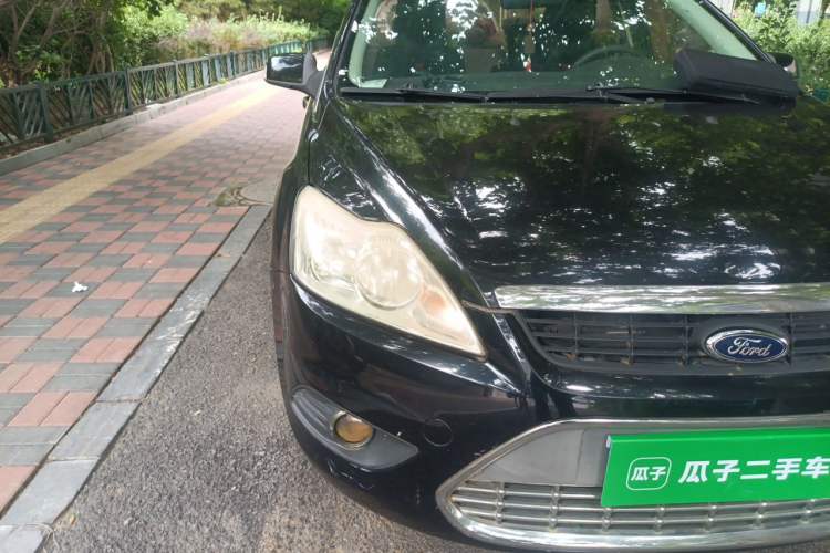 Used Ford Focus 2012 Sedan Classic 1.8L Automatic Base Model Right Front Headlight