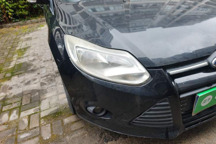 Used Ford Focus 2012 Sedan 1.6L Automatic Comfort Model Right Front Headlight