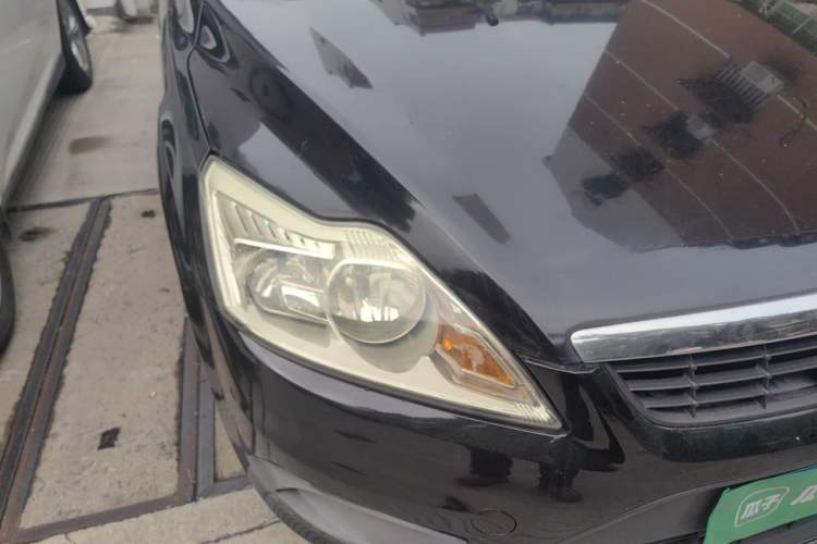 Used Ford Focus 2012 Sedan Classic 1.8L Automatic Base Model Right Front Headlight