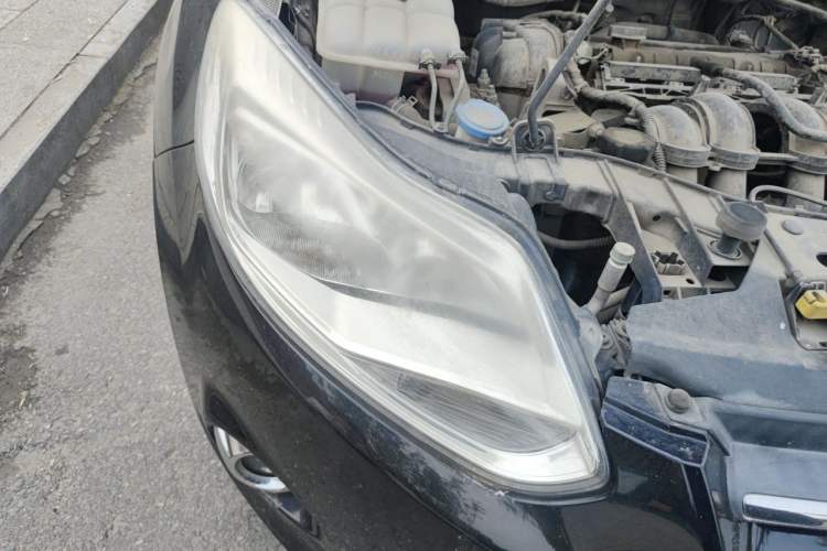 Used Ford Focus 2012 Sedan 1.6L Automatic Fashion Edition Right Front Headlight