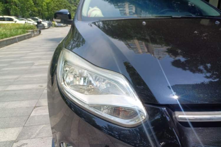 Used Ford Focus 2012 Hatchback 1.6L Manual Fashion Edition Right Front Headlight