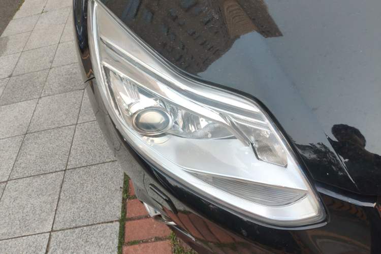 Used Ford Focus 2012 Hatchback 2.0L Manual Luxury Sport Model Right Front Headlight