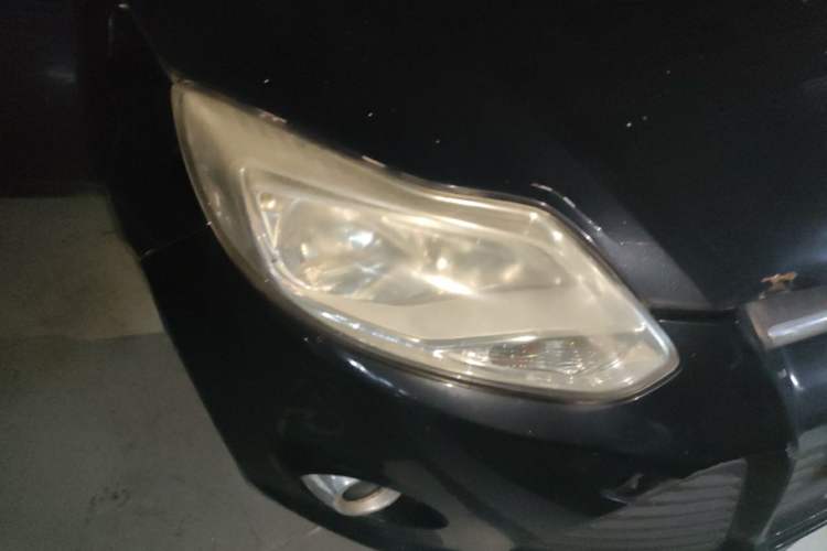 Used Ford Focus 2012 Sedan 1.6L Automatic Fashion Edition Right Front Headlight