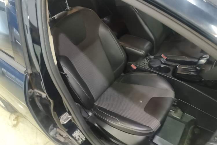 Used Ford Focus 2012 Sedan 1.6L Automatic Fashion Edition Right Front Seat
