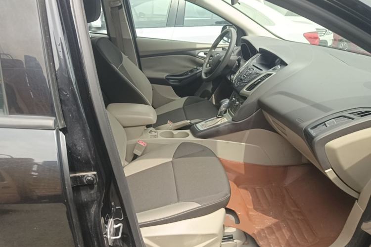 Used Ford Focus 2012 Sedan 1.6L Automatic Comfort Model Right Front Seat