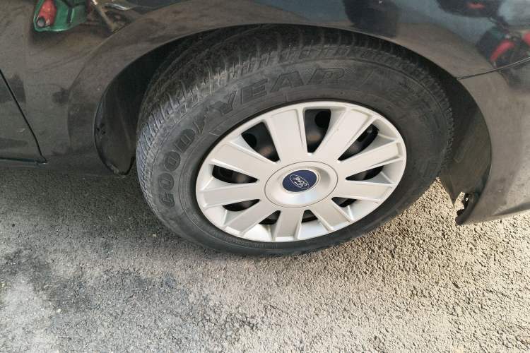 Used Ford Focus 2012 Hatchback Classic 1.8L Automatic Base Model Right Front Wheel Hub