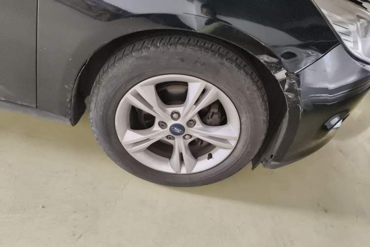 Used Ford Focus 2012 Sedan 1.6L Automatic Fashion Edition Right Front Wheel Hub