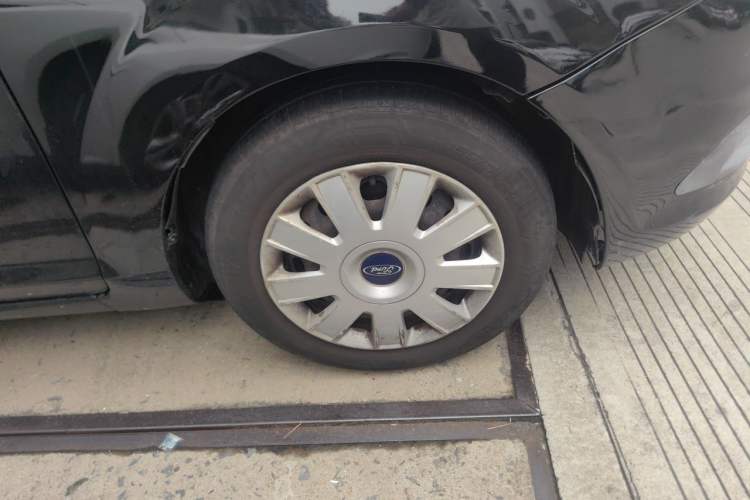 Used Ford Focus 2012 Sedan Classic 1.8L Automatic Base Model Right Front Wheel Hub