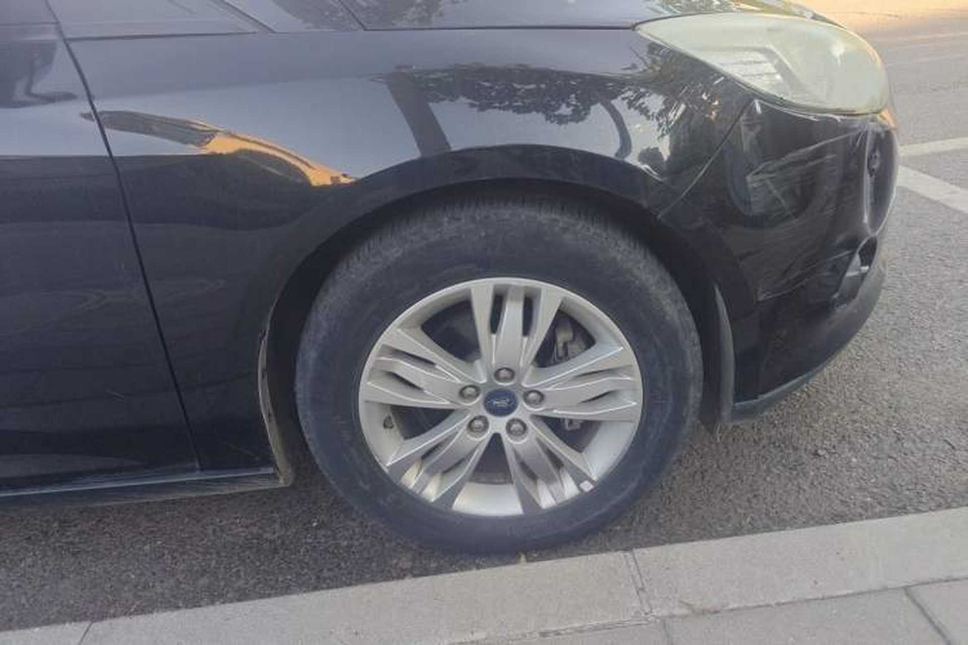 Used Ford Focus 2012 Sedan 1.6L Automatic Comfort Model Right Front Wheel Hub