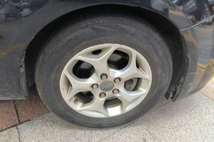 Used Ford Focus 2012 Hatchback Classic 1.8L Manual Base Model Right Front Wheel Hub
