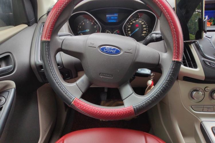 Used Ford Focus 2012 Sedan 1.6L Manual Comfort Model Steering Wheel
